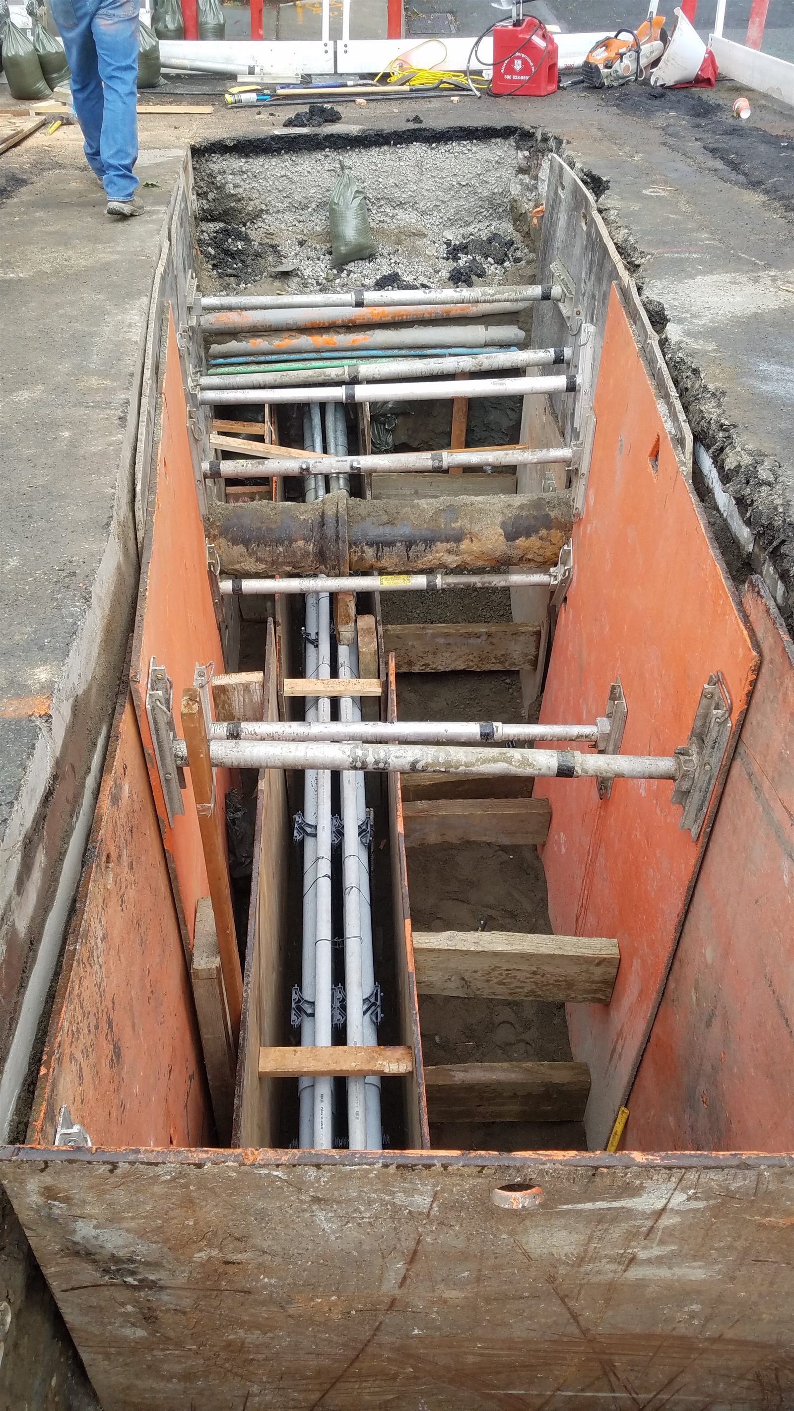 Deep shored utility trench